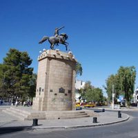 Escándalo por la caravana de motos frente a efectivos policiales en Neuquén Capital