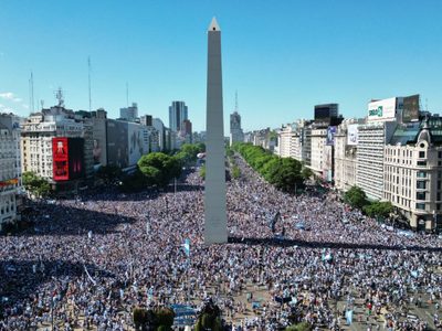 Aníbal Fernández le dijo “Cachivache de pacotilla” al presidente de la AFA
