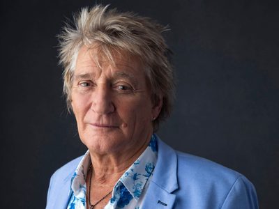 "Escándalo" Rod Stewart protagonizó un bochornoso episodio en un boliche de Miami
