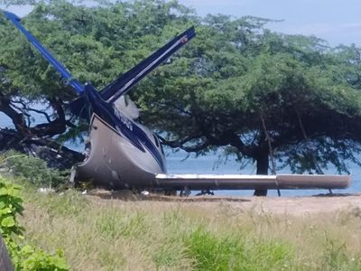 Niño muere arrollado por avioneta que se salió de pista en aeropuerto de Colombia (Video)