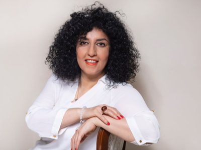Denuncian "palizas, insultos y obscenidades" durante la detención de la Nobel iraní Narges Mohammadi