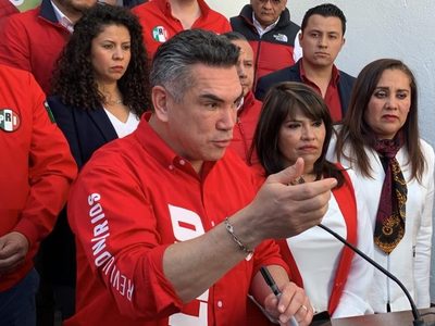 "Yo no soy como otros que se van del país": Alito Moreno arremete contra Ricardo Anaya