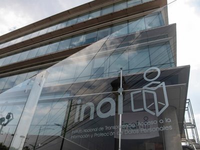 Facturas refutan reclamo del INAI; comisionados sí ocultaron a acompañantes