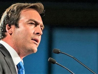 Martín Soria apuntó contra Juntos Somos Río Negro, pero hizo un guiño a Arabela Carreras