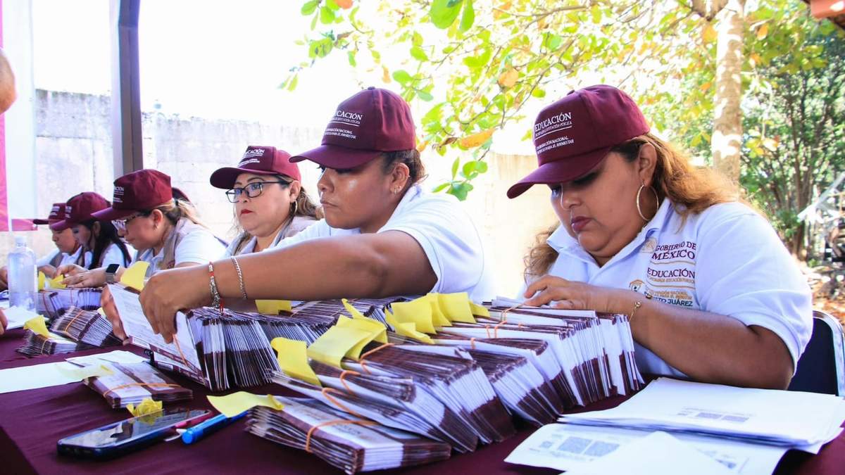 Entrega de tarjetas del Banco del Bienestar