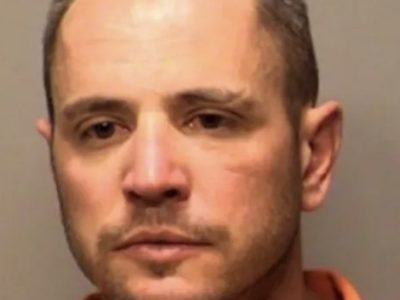 Policía de EU mata a uno de los indultados por Trump tras el asalto al Capitolio