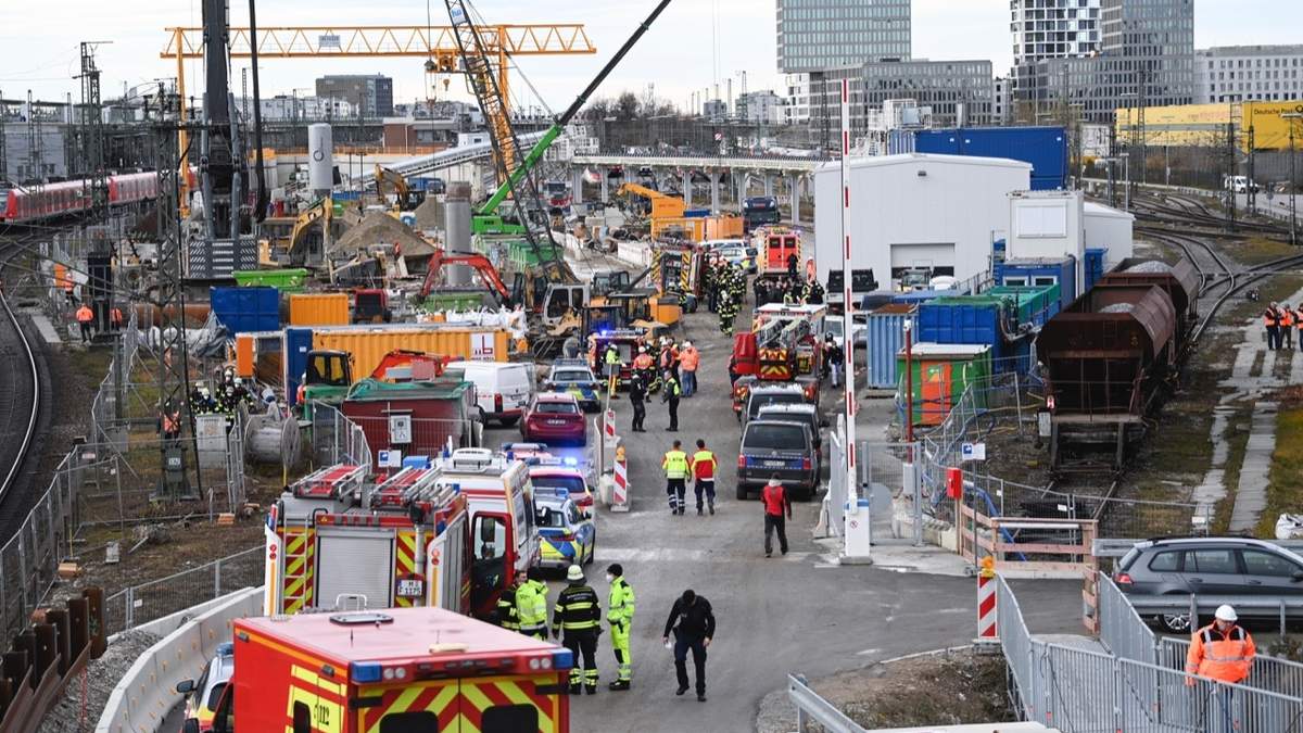 Tres personas resultaron heridas en la explosión en un sitio de construcción junto a una concurrida línea ferroviaria en Munich