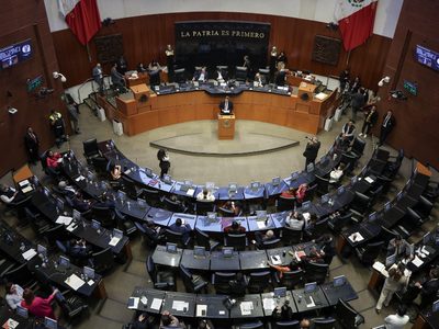 Senado aprueba reforma a la Ley Aduanera; pasa a San Lázaro