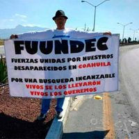 Familiares de desaparecidos de Coahuila reclaman a Peña en acto oficial