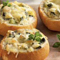 Pizzetas rellenas: en pocos pasos y muy crocante, la receta perfecta y fácil para la picada del finde