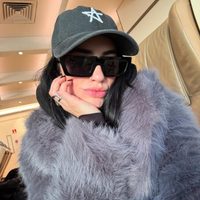Un clásico reinventado: Lali Espósito y el nail art que promete ser el must de la temporada