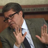 Monreal recula en intento de limitar Ley de Amparo