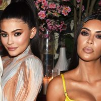 "¡Ups!": Kylie Jenner se puso cómoda y... ¡deschavó a Kim Kardashian!