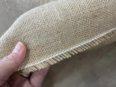 Si tenés retazos de tela arpillera, guardalos y hacé estos hermosos posavasos en minutos