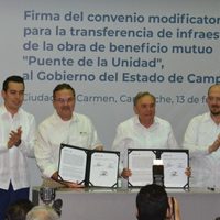 Pemex condona a Campeche deuda por un puente inaugurado a medio terminar