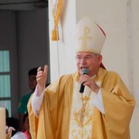 Obispo anuncia destitución de sacerdote pederasta… de otra prelatura