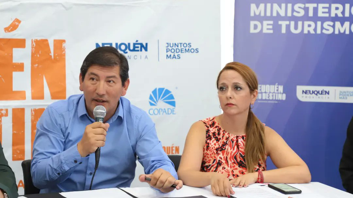 El ministro de turismo junto a la coordinadora de la cartera. Fuente: (Twitter).