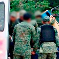 Camión militar vuelca y deja ocho lesionados en Michoacán