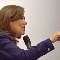 Dimisión le vale a Zavala lo que no logró en campaña: arrasa en redes sociales, acapara titulares y hasta gana alabanzas de sus adversarios