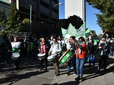 Quintriqueo amenazó con bloquear la entrada de Hacienda si no se convoca a los trabajadores de Salud