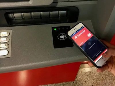 Cajeros automáticos: por qué no deberías usar el celular al retirar efectivo
