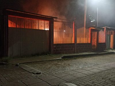Una turba quema casas y retiene a autoridades municipales de Altamirano, Chiapas (Video)