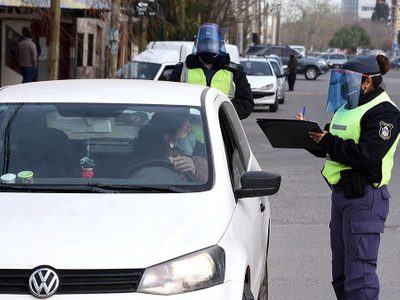 Aplicarán millonarias multas por circular en días y horarios no permitidos