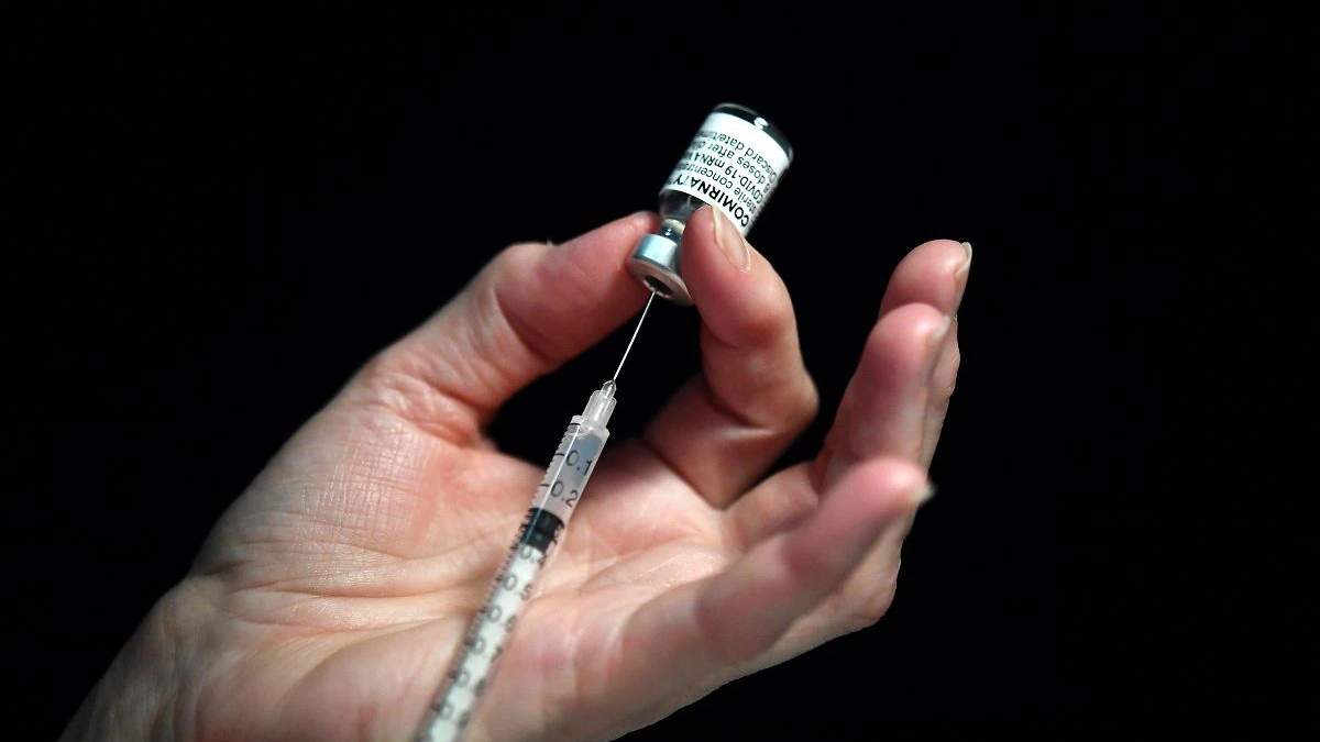 Vacuna contra el coronavirus de los laboratorios Pfizer y BioNTech. Fuente: (Twitter)