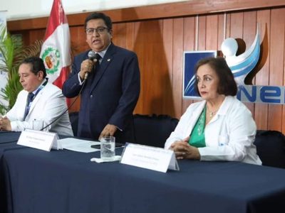 Perú declarará estado de emergencia por dengue en más del 83% de su territorio