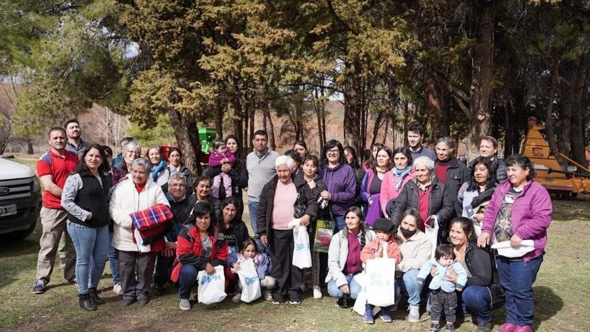 Marcos Koopmann en su visita a Campana Mahuida. Fuente (Legislatura Neuquén)