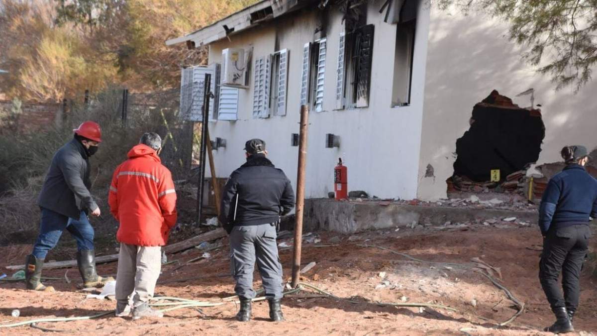 Escuela N° 144 tras la explosión. Fuente: (Twitter)