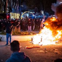 Batalla campal en Países Bajos por las nuevas restricciones por la pandemia: decenas de detenidos