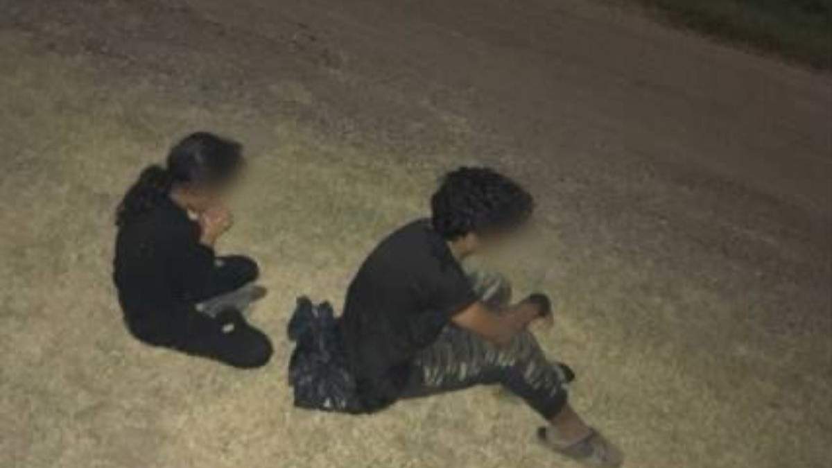 El adolescente de 13 años y una niña de 9 fueron abandonados en un islote en el Río Bravo, entre Piedras Negras, Coahuila, y Eagle Pass, Texas.