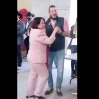 Precandidata de Morena a la gubernatura se disculpa tras andar enfiestada y sin cubrebocas