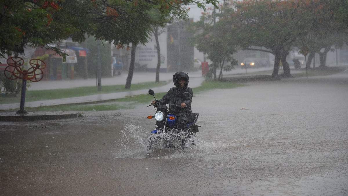 Inundaciones en Campeche tras el paso del potencial ciclón que hoy evolucionó a la tormenta Alberto