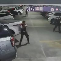 Identifican e investigan a los dos policías de Neza que desataron balacera en la terminal 2 del AICM