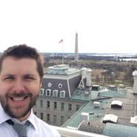 Biden nombra como director del Consejo Económico Nacional a Brian Deese, directivo de BlackRock
