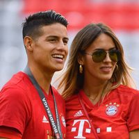 ¡Enredados y cariñosos! Shannon de Lima y James Rodríguez como siempre los quisiste ver ¡Al fin!