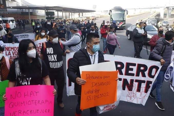 Protesta por desabasto de medicamentos oncológicos