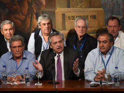 La CGT entre la espada y la pared: internas en la central obrera por los recortes del Gobierno