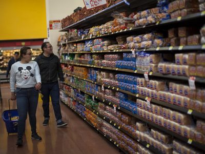 Expertos celebran veto de personajes en empaques de alimentos y urgen a regular publicidad