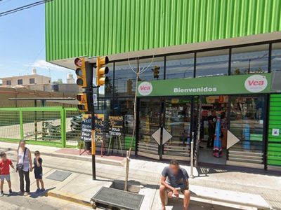 Guaymallén: cerró una sucursal de una cadena de supermercados y piden que reubiquen a los empleados