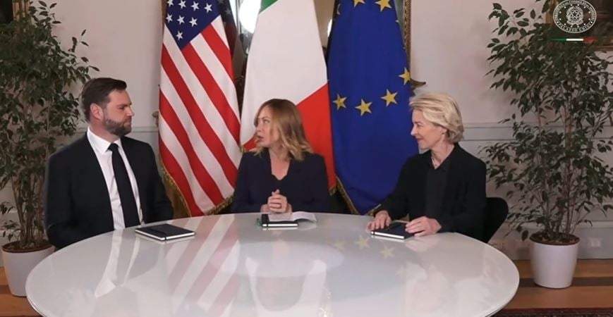 El vicepresidente de Estados Unidos, JD Vance, con la primer ministra de Italia, Giorgia Meloni, y la presidenta de la Comisión Europea, Ursula von der Leyen