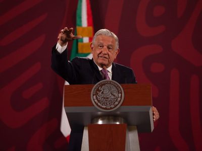 AMLO presume que votará en la consulta de revocación de mandato con la frase ¡Viva Emiliano Zapata!