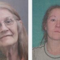 Dos mujeres llevan cadáver de un anciano al banco para retirar su dinero