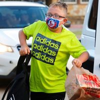 Más de 97 mil niños en EU dieron positivo a covid-19 en dos semanas