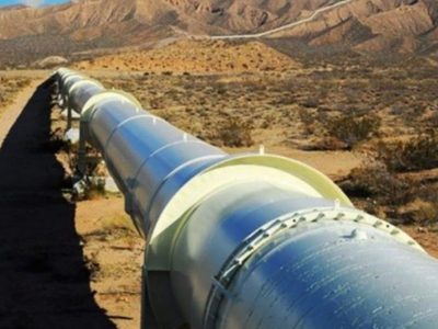 Informe revela impacto logístico histórico: Vaca Muerta necesitará 130.000 km de ductos y miles de trabajadores