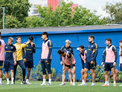 Con la vuelta de Cavani: los tres borrados de Boca por Úbeda para el Superclásico