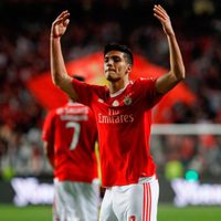 Raúl Jiménez da al Benfica el pase a la final de Copa