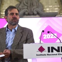 Lorenzo Córdova y otros consejeros del INE mal informan sobre el Plan B: Mario Delgado